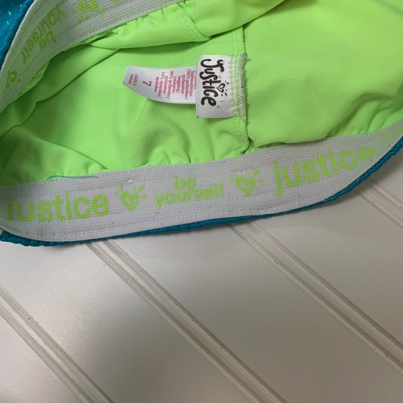 Kids shorts and sweater - Picture 2 of 4